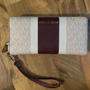Michael Kors Large Logo Continental Wallet with strap